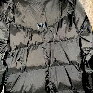 Hunter Green Women's  XL Helly Hanson Parka Very Warm and Thick. No damages EUC